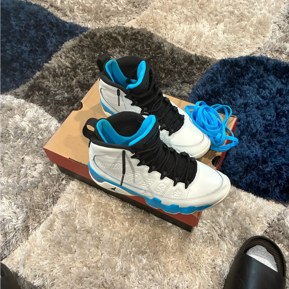 Jordan Athletic Shoes White and Blue